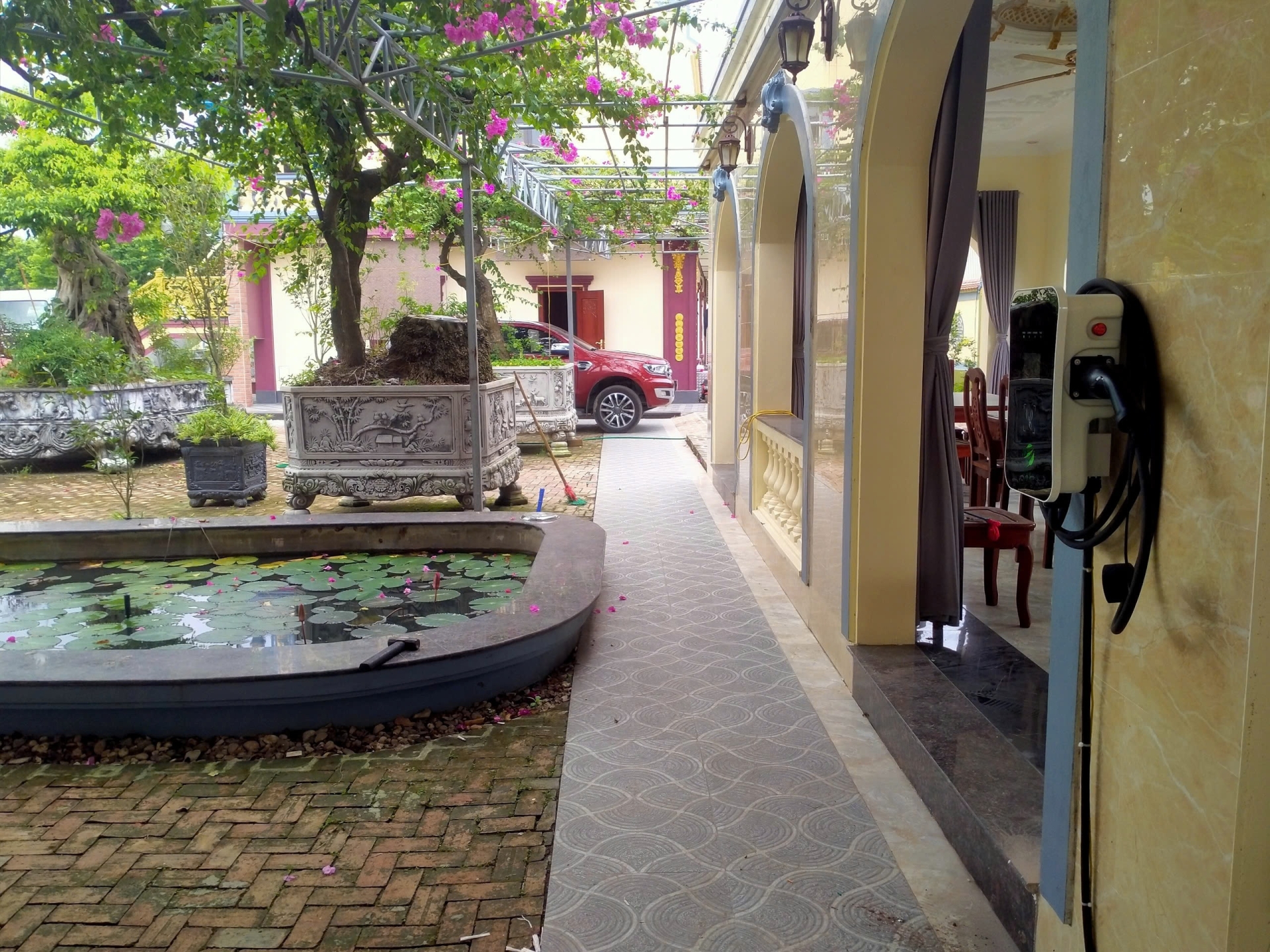 giải pháp trạm sạc xe điện an toàn