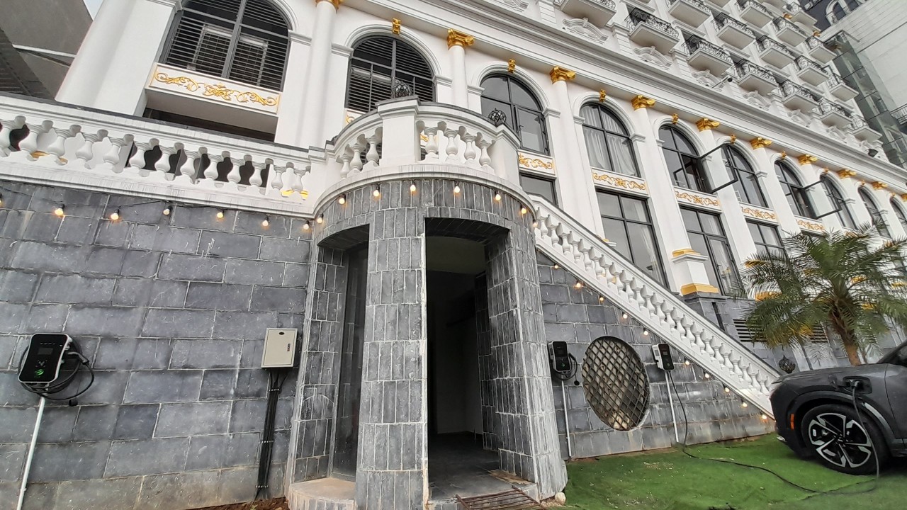 sạc ô tô điện an toàn